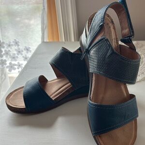 Genty used Shona from Rockport Cobb Hill slingback sandals, size 9